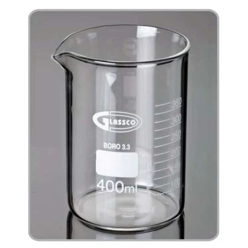 Beakers, low form with graduation and spout